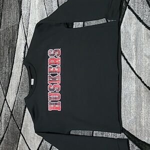 VS PINK 2018 STUDDED BUFFALO PLAID HUSKERS CROP SWEATSHIRT
